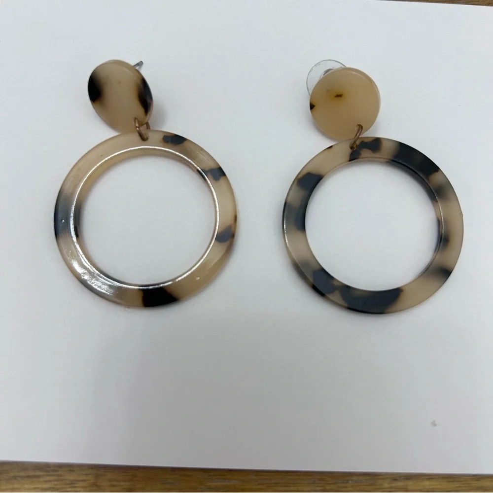 Tortoise Shell Hoop Earrings